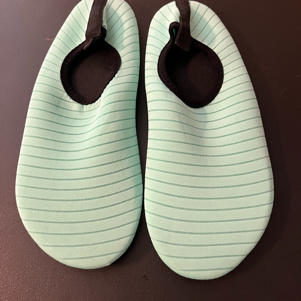 Women’s Aqua Slip-On Water Shoes - Mint Green
